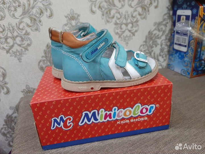 Продам сандалии для мальчика р.22