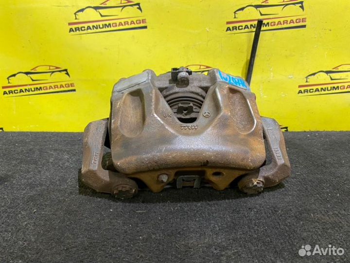 Суппорт передний правый Mercedes 207 W207