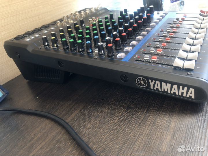 Аналоговый микшерный пульт yamaha MG12XU