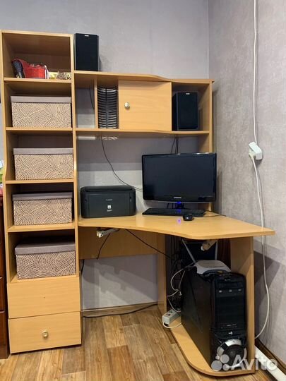 Компьютерный стол
