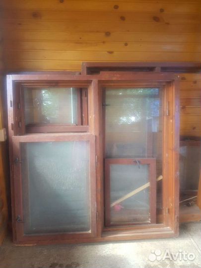 Деревянные окна со стеклами