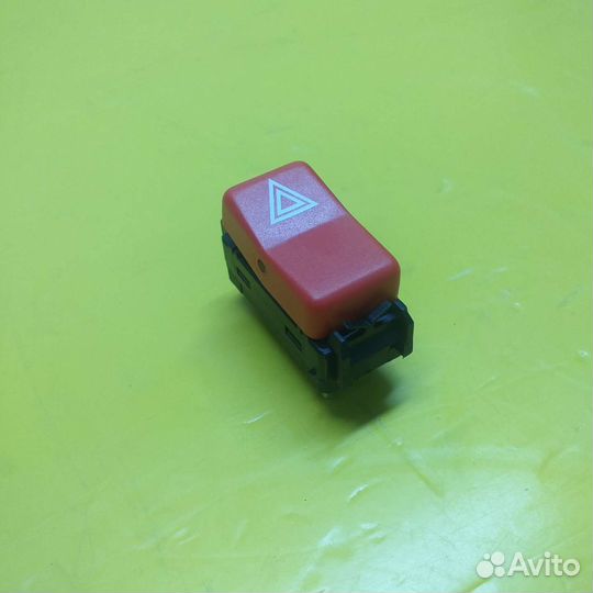 Кнопка аварийной остановки Mercedes Benz w124