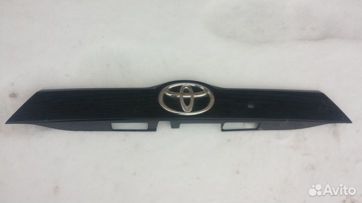 Toyota Highlander 3 2013-2016 г накладка багажника