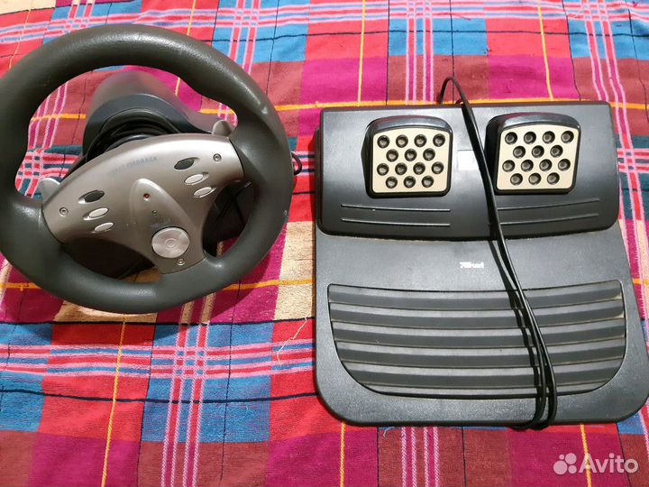 Приставка руль с педалями Trust