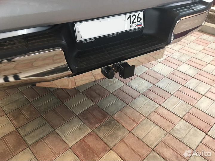 Фаркоп для Toyota Hilux с 2015, съемный квадрат