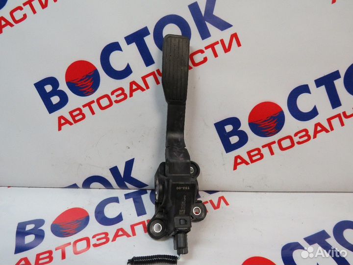 Педаль газа honda vezel RU1, RU2