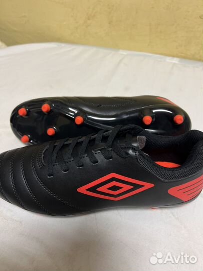 Бутсы футбольные umbro