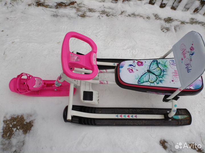 Детский снегокат со спинкой