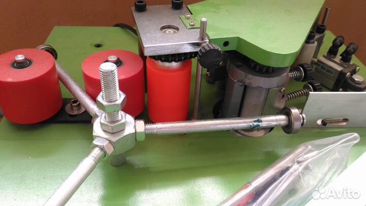 Кромкооблицовочный станок TS-50 с гильотиной