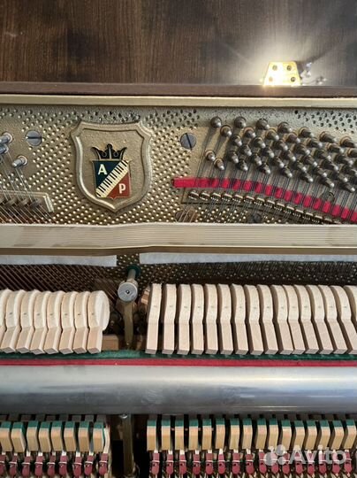 Музыкальные инструмент пианино