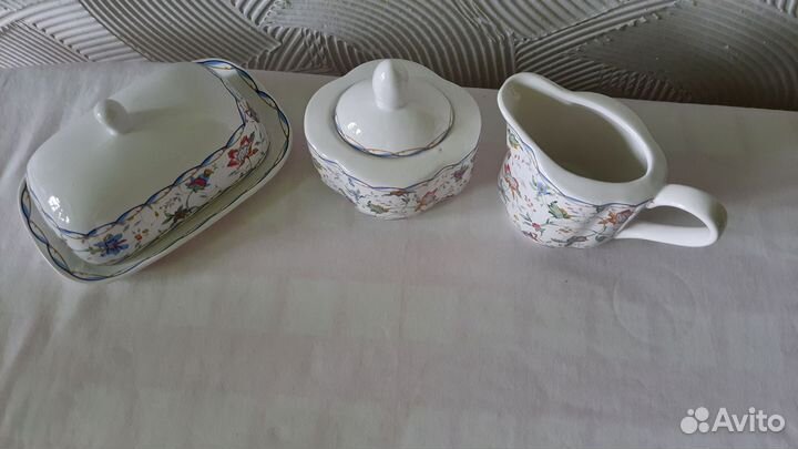 Солонка и перечница, салфетница фарфор. Набор