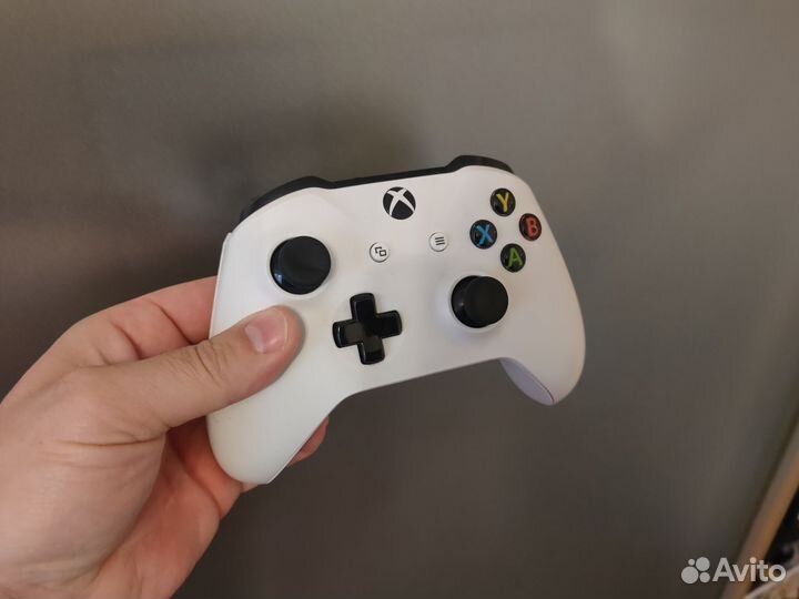 Xbox One S (1681) 500 гб, белый