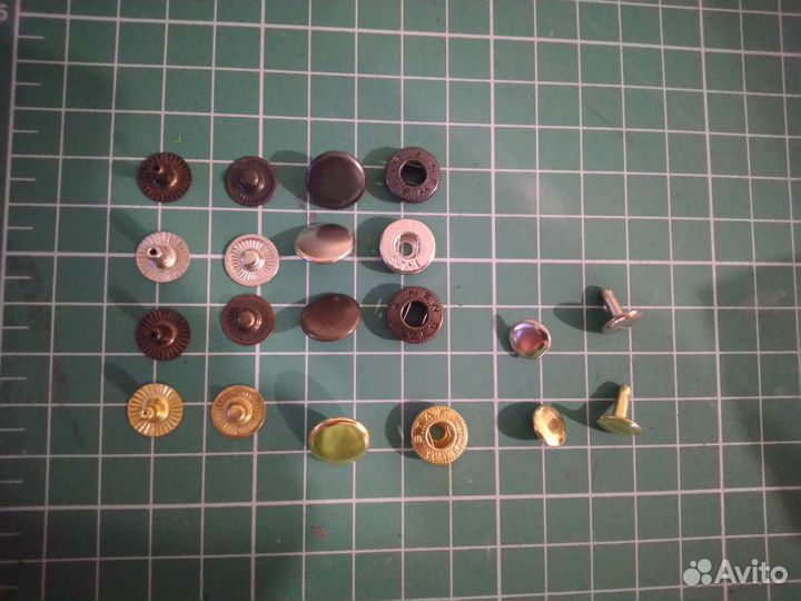 Кнопки, хольнитены