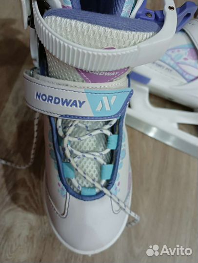 Коньки на девочку