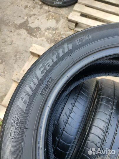 Yokohama BluEarth E70 215/55 R17