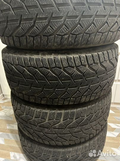 Carbon Series CS98 235/45 R18