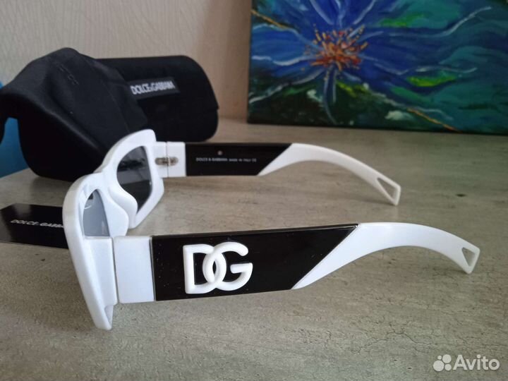 Солнцезащитные очки женские брендовые