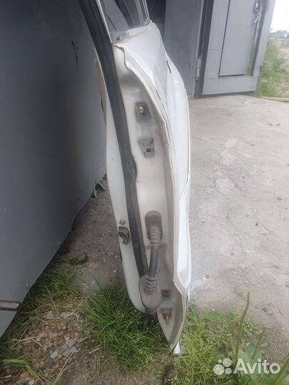 Дверь задняя левая pajero 4