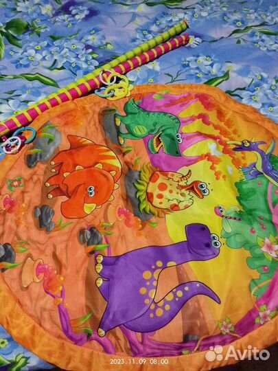 Отдам за шоколадку детский коврик для малышей