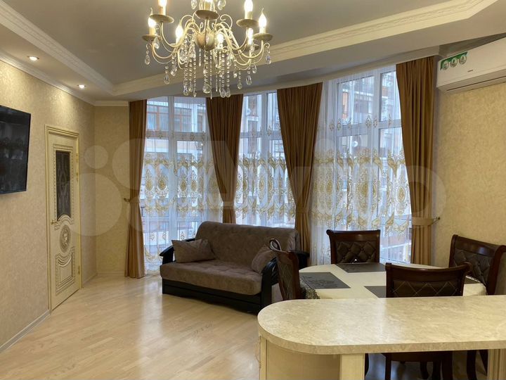 2-к. квартира, 72 м², 4/8 эт.