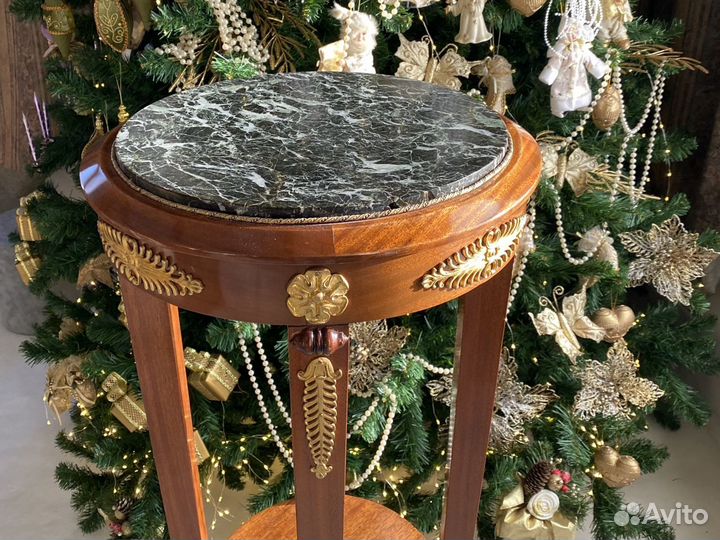 Антикварная консоль в стиле Ампир