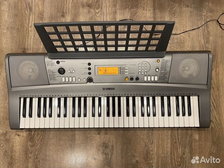 Синтезатор Yamaha PSR-R300