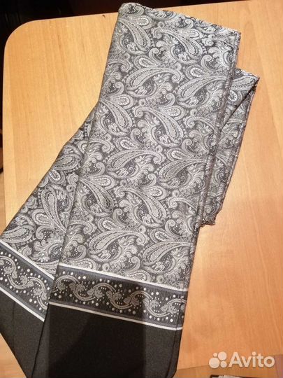 Шарфы шелковые (кашне)