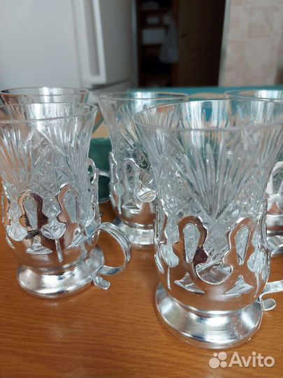 Хрустальные стаканы с подстаканниками