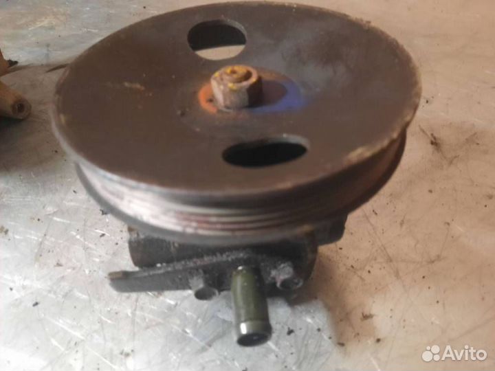 Насос гидроусилителя руля Kia Magentis рест. 2004