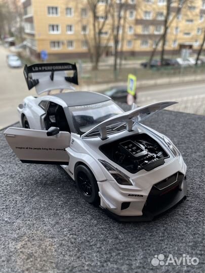 Машинка детская Nissan GT-R R35