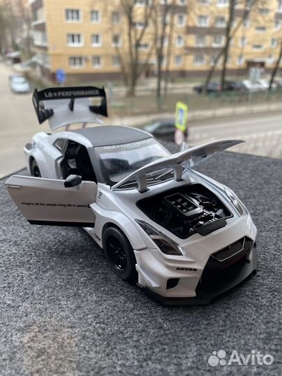 Машинка детская Nissan GT-R R35