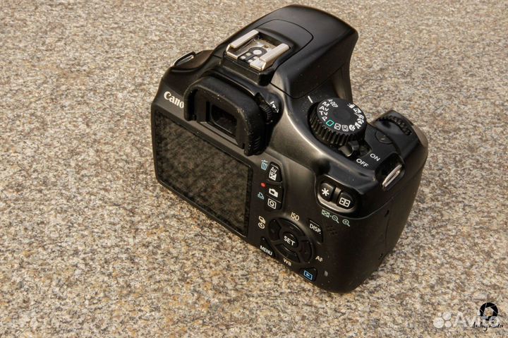 Зеркальный фотоаппарат canon 1100d