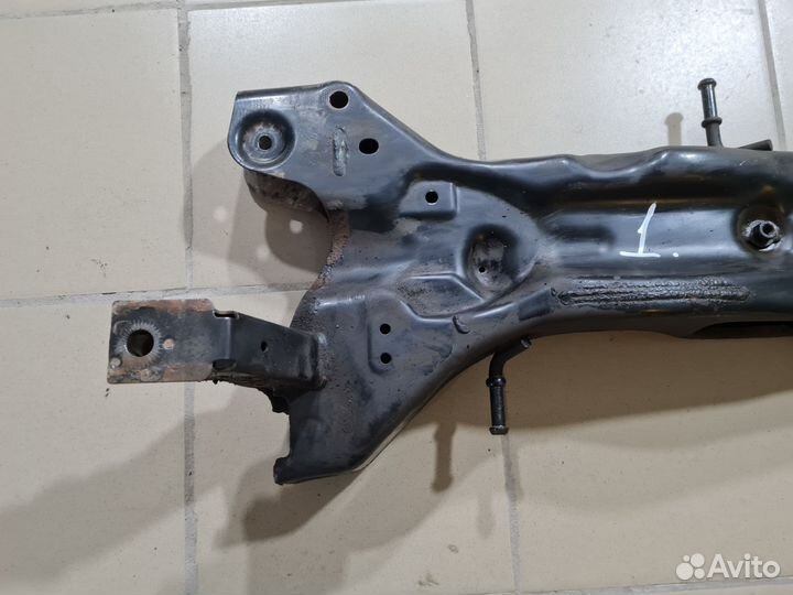 Передний подамник Volkswagen Polo 5