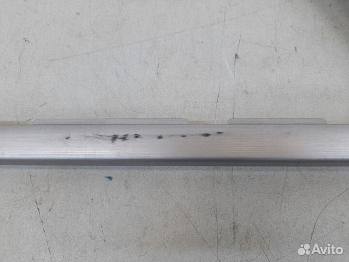 Накладка обшивки двери задняя правая Toyota Land