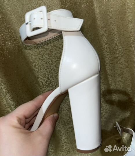 Босоножки женские 39 размер