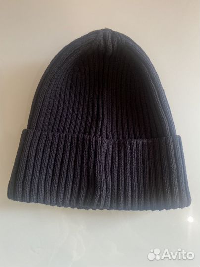 Женская шапка черная Zarina