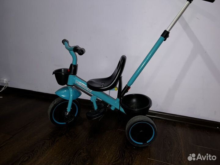 Трехколесный велосипед с ручкой