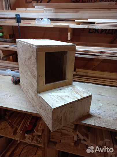 Гнездо для кур с яйцесборником