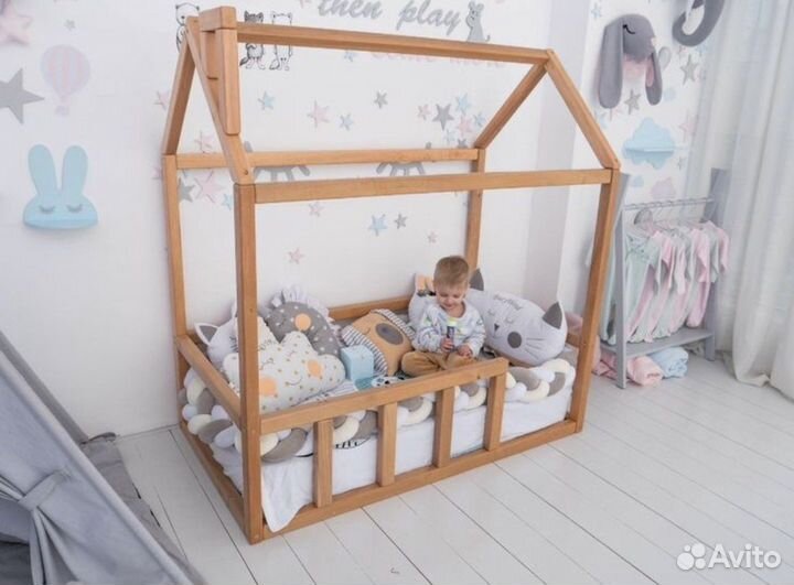 Детская кровать домик