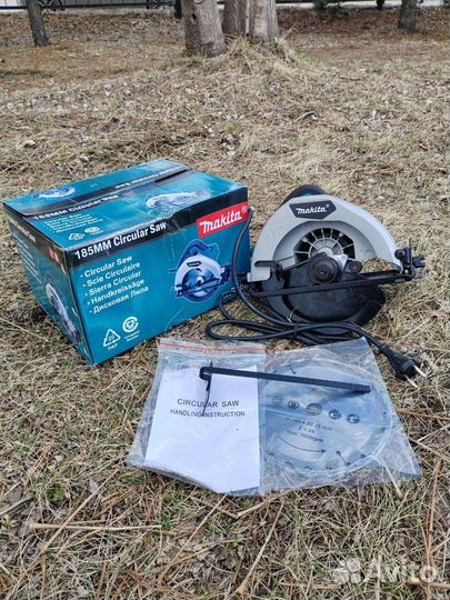 Циркулярная пила Makita 1050W 185мм