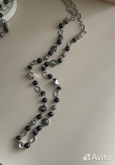 Сотуар из натуралтных камней. Длинное колье