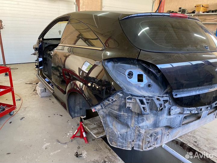 Четверть Opel Astra H GTC купэ