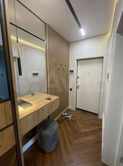 2-к. квартира, 81 м², 6/9 эт.