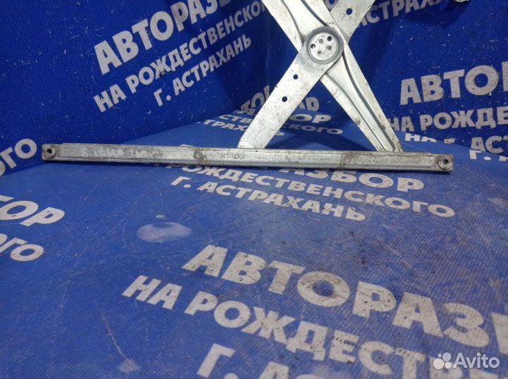 Передний левый стеклоподъемник Toyota Camry 40