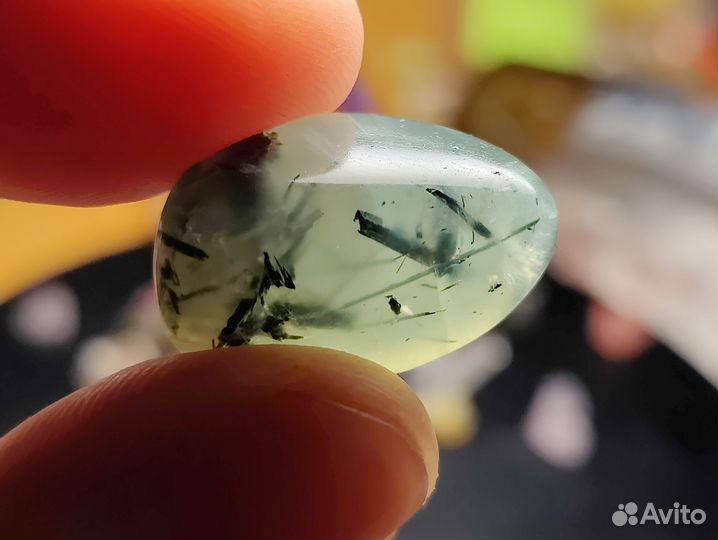 Пренит с включениями