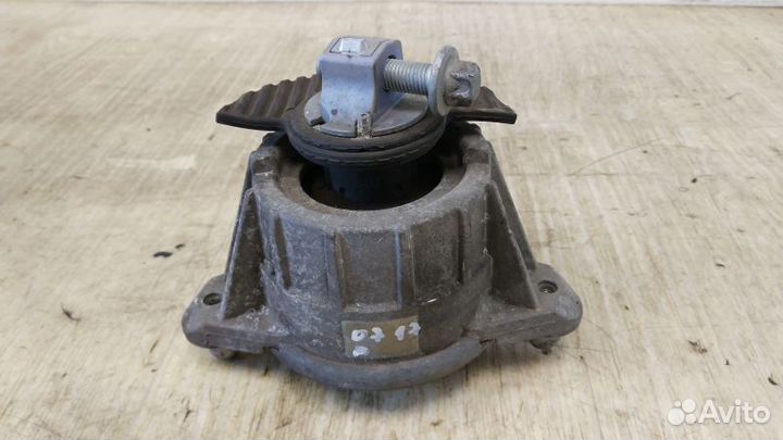 Подушка крепления двигателя Mercedes-Benz A2182400