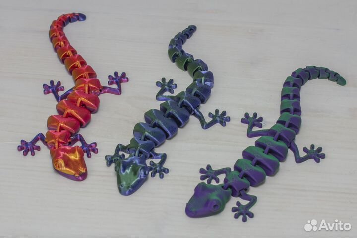 Подвижная ящерица (геккон) магнит на холодильник