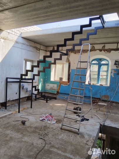 Металлическая лестница