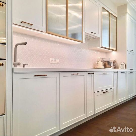 Прямая кухня в потолок. Кухонный гарнитур на заказ