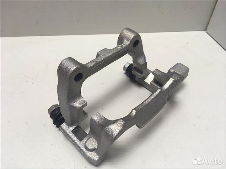 Скоба суппорта заднего Skoda Octavia (A5 1Z)